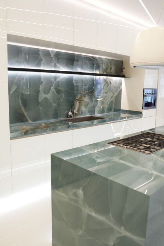 The Veined Perspective Kitchen Onyx
